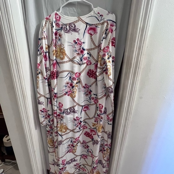 Pink/white floral open front two piece set use xl - Picture 2 of 2